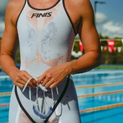 FINIS HydroX White Open Back 27 FINIS HydroX White Open Back -Aqua Shop 1.10.034 White Usage.Main 15