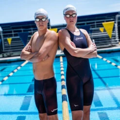 FINIS Titanium Mach 1 Race Goggle - FINIS -Aqua Shop 3.45.098 Titanium Usage.Main 10